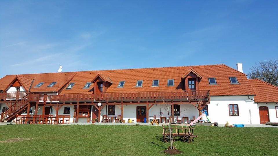 Penzion U Farmare Hotel Chotoviny Exterior photo